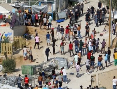 Μυτιλήνη: Αλλοδαποί που τα έσπασαν στα κέντρα παραμονής οδηγήθηκαν στον Εισαγγελέα